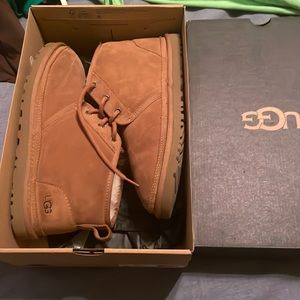 Uggs size 9 slightly worn with box